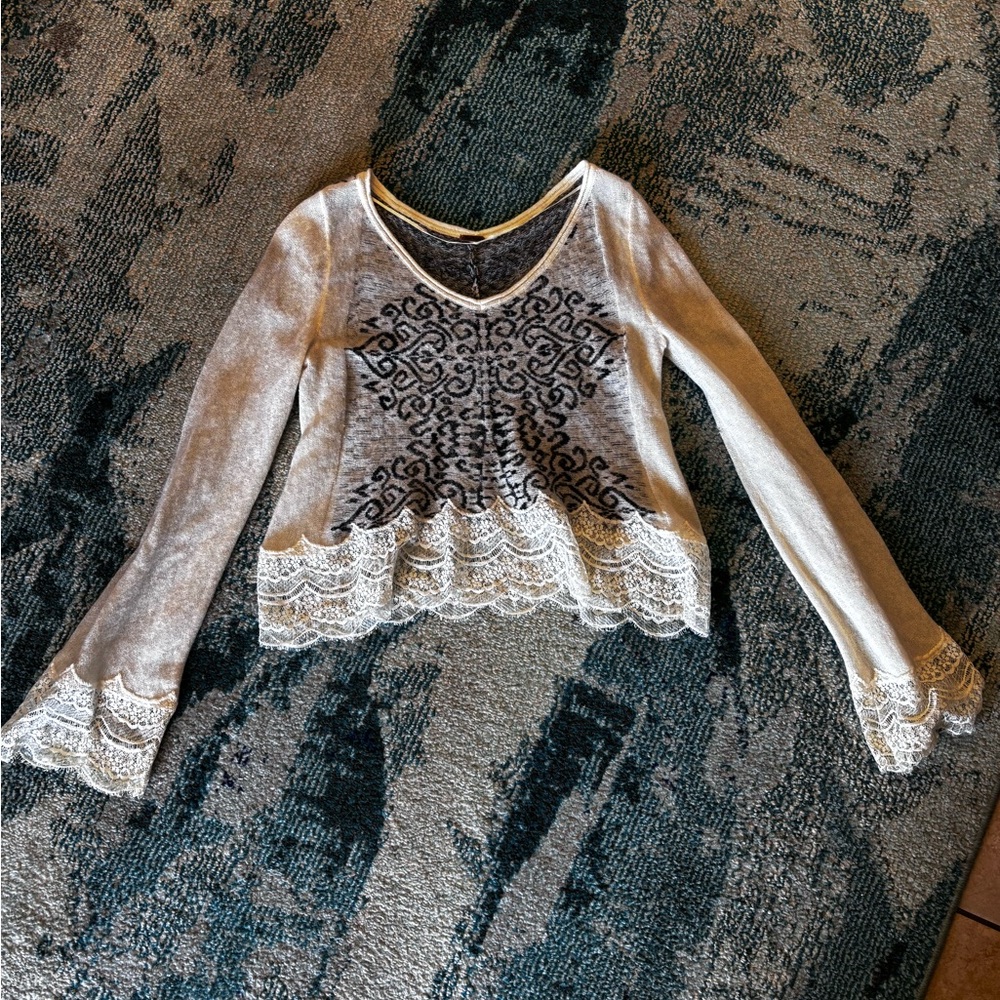 Free People Navy and White Graphic Crop Blouse